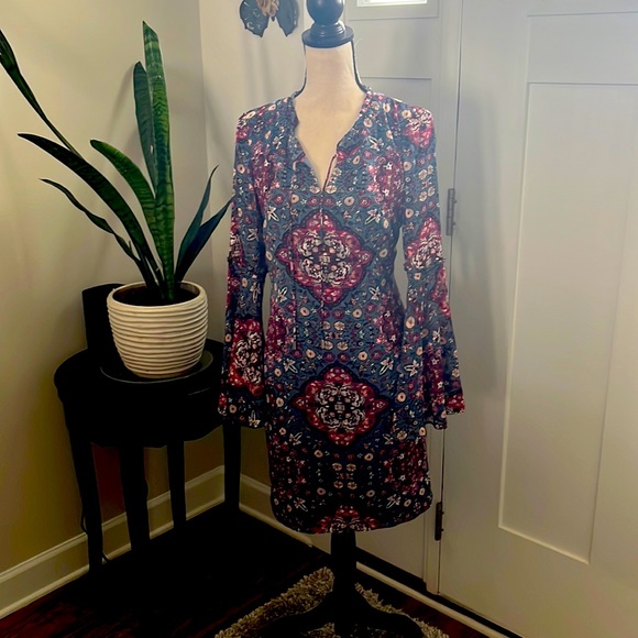 White House Black Market Dresses & Skirts - 54. Beautiful blue and burgundy, White House Black Market, ladies dress size M.